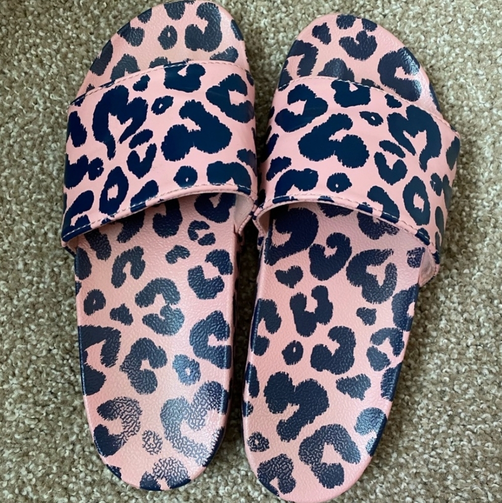 LAST CHANCE ☆ Leopard Cheetah Print Slide Sandals